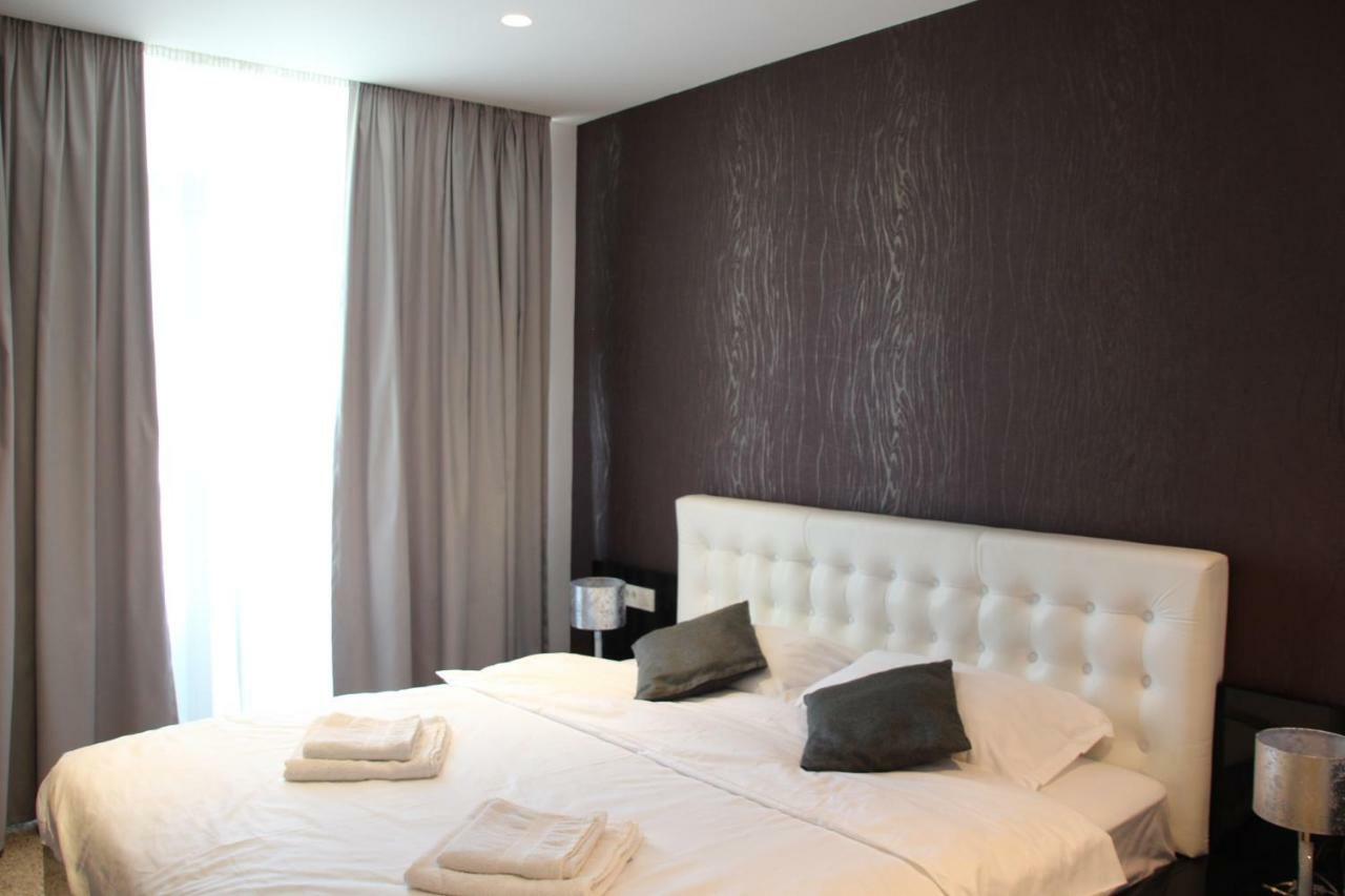 Luxury Trip Apartamento Oradea Exterior foto